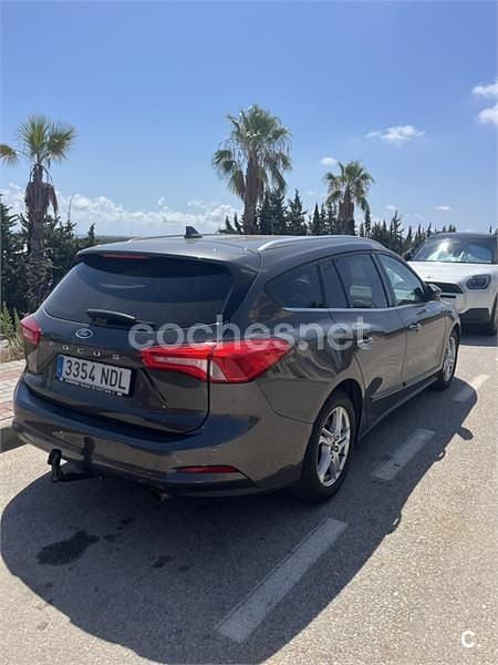 Usado Ford Focus Trend 120 CV (88 kW) 2019 Gris / plata Familiar