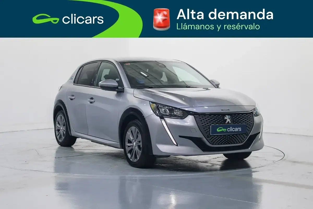 Usado Peugeot e-208 Allure 100 kW (136 CV) 2021 Gris Utilitario