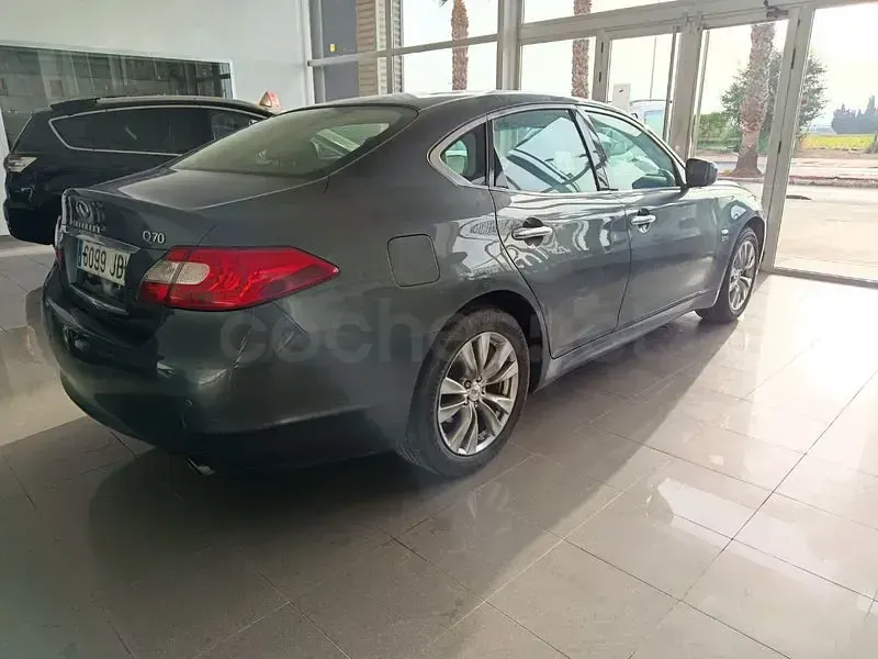 Usado Infiniti Q70 238 CV (175 kW) 2015 Gris / plata Berlina