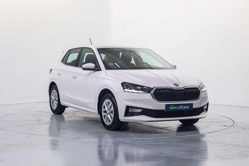 Usado Skoda Fabia Ambition 95 CV (69 kW) 2023 Blanco Utilitario