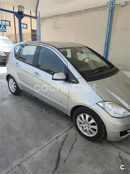 Usado Mercedes A160 82 CV (60 kW) 2011 Gris / plata Monovolumen