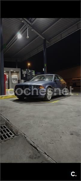 Usado BMW 320 136 CV (100 kW) 1999 Azul Berlina