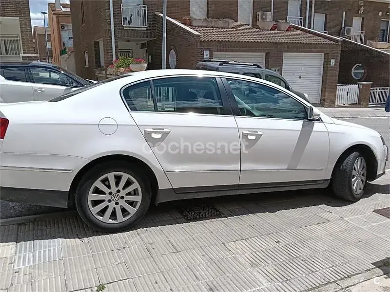 Usado VW Passat Advance 122 CV (89 kW) 2008 Blanco Berlina