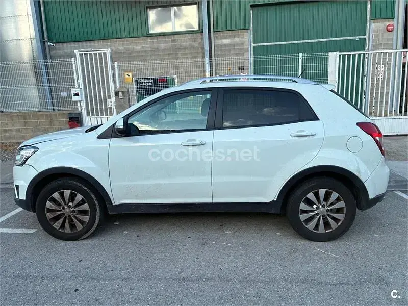 Usado SsangYong Korando Limited 178 CV (130 kW) 2015 Blanco SUV