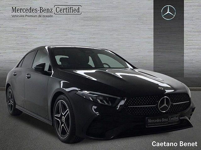 Usado Mercedes A180 AMG line 136 CV (100 kW) 2024 Negro Berlina