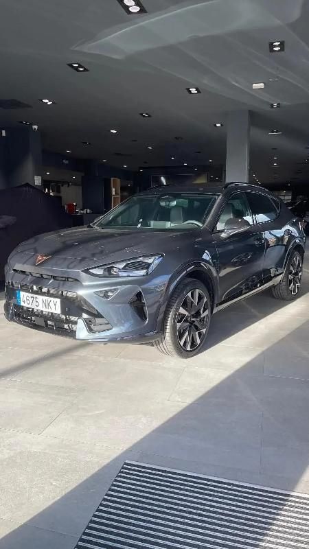 Uusi Cupra Formentor 150 HP (110 kW) 2026 Harmaa Katumaasturi