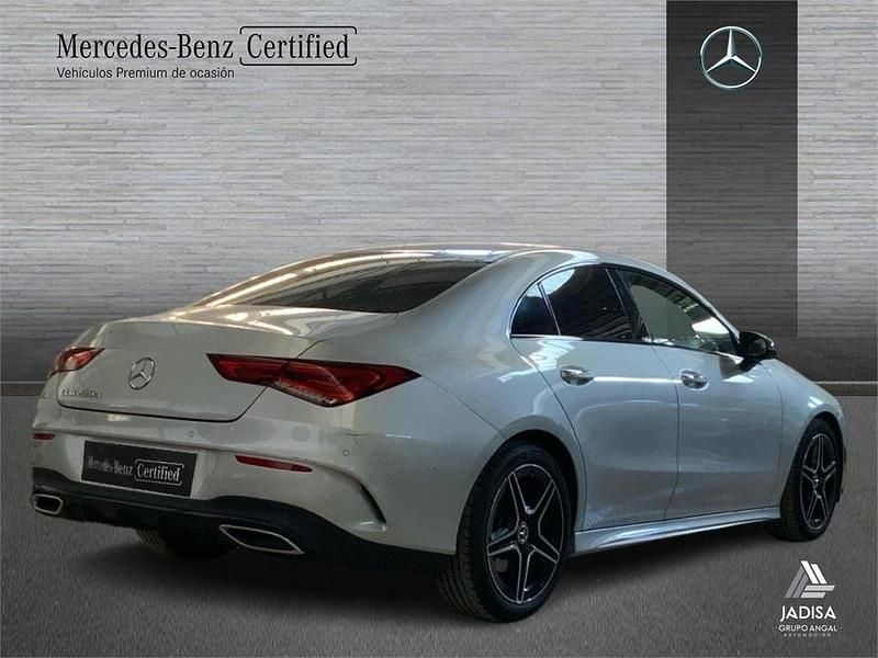 Usado Mercedes CLA220 AMG line 190 CV (139 kW) 2022 Gris / plata Berlina
