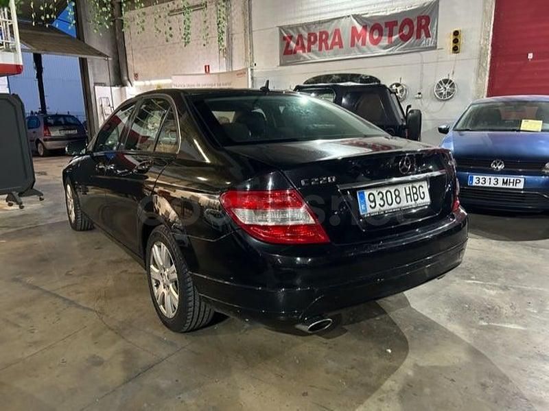 Usado Mercedes C220 170 CV (125 kW) 2011 Negro Familiar