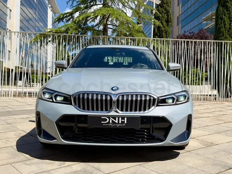 Käytetty BMW 330e M Performance 292 HP (214 kW) 2025 Harmaa Farmari