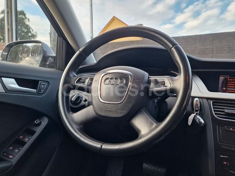 Usado Audi A4 Premium 143 CV (105 kW) 2011 Negro Familiar