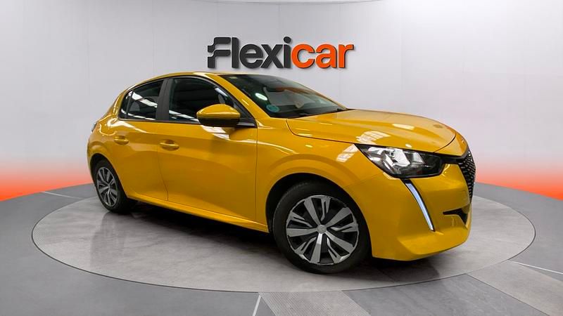 Usado Peugeot 208 Active 100 CV (73 kW) 2020 Amarillo Utilitario