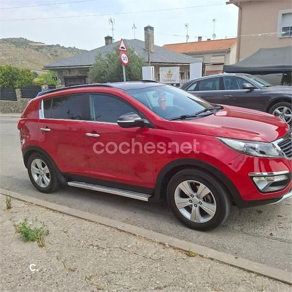 Rojo Usado 2012 Kia Sportage SUV | 11.500 € (Precio justo) - Imagen 1/4