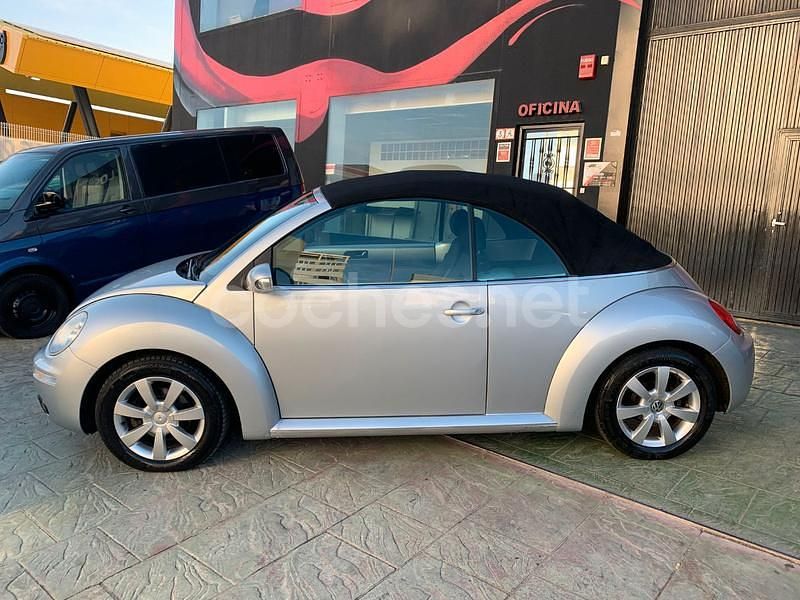 Begagnad VW New Beetle 105 HK (77 kW) 2007 Grå Halvkombi
