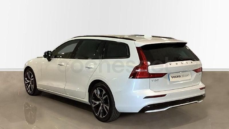 Usado Volvo V60 Plus 197 CV (144 kW) 2025 Blanco Familiar