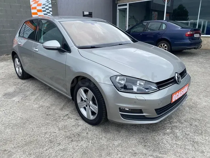 Usado VW Golf VII Advance 110 CV (80 kW) 2016 Gris / plata Berlina