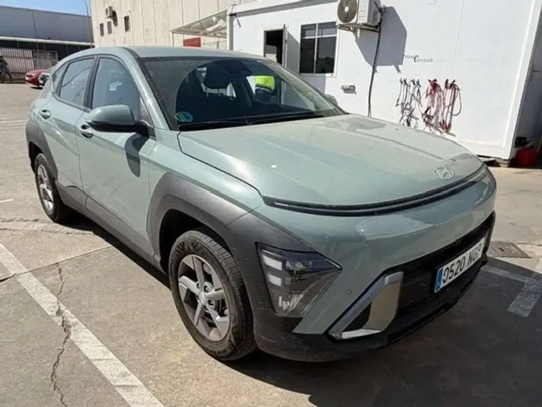 Usado Hyundai Kona 139 CV (102 kW) 2025 Verde SUV