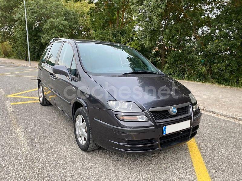 Gris / plata Usado 2005 Fiat Ulysse Emotion Monovolumen | 3200 € - Imagen 1/4