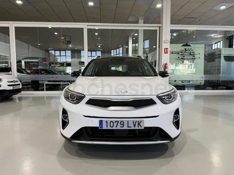 Usado Kia Stonic 120 CV (88 kW) 2021 Blanco SUV