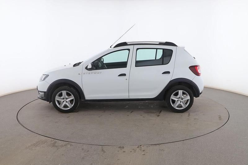 Usado Dacia Sandero Stepway 90 CV (66 kW) 2015 Blanco Utilitario