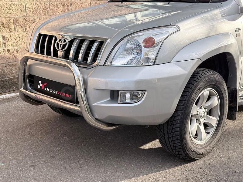 Usado Toyota Land Cruiser 163 CV (119 kW) 2004 Gris / plata SUV