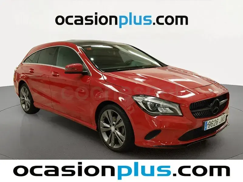 Usado Mercedes CLA200 Shooting Brake 136 CV (100 kW) 2017 Rojo Familiar