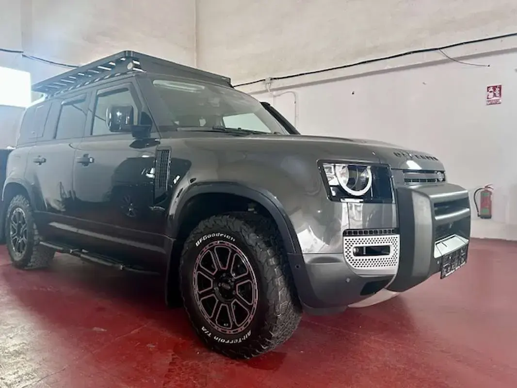 Usado Land Rover Defender S 300 CV (220 kW) 2022 Gris SUV