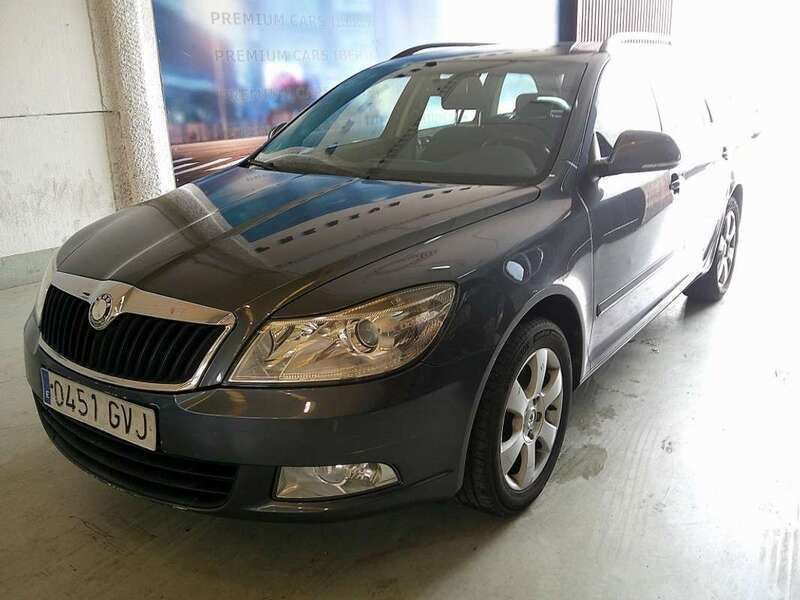 Gris Usado 2010 Skoda Octavia Familiar | 2990 € (Un poco caro) - Imagen 1/4