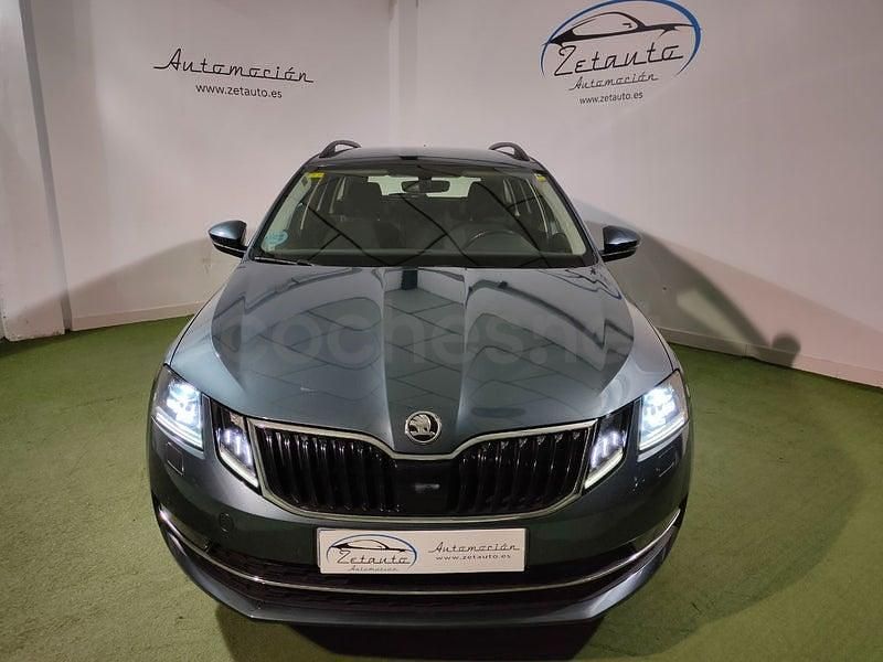 Usado Skoda Octavia Style 150 HP (110 kW) 2018 Cinzento Carrinha