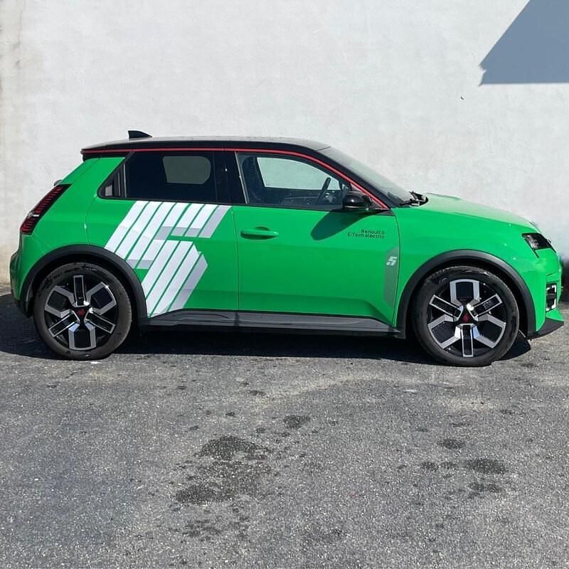 Usado Renault R5 Techno 110 kW (150 CV) 2025 Verde Utilitario