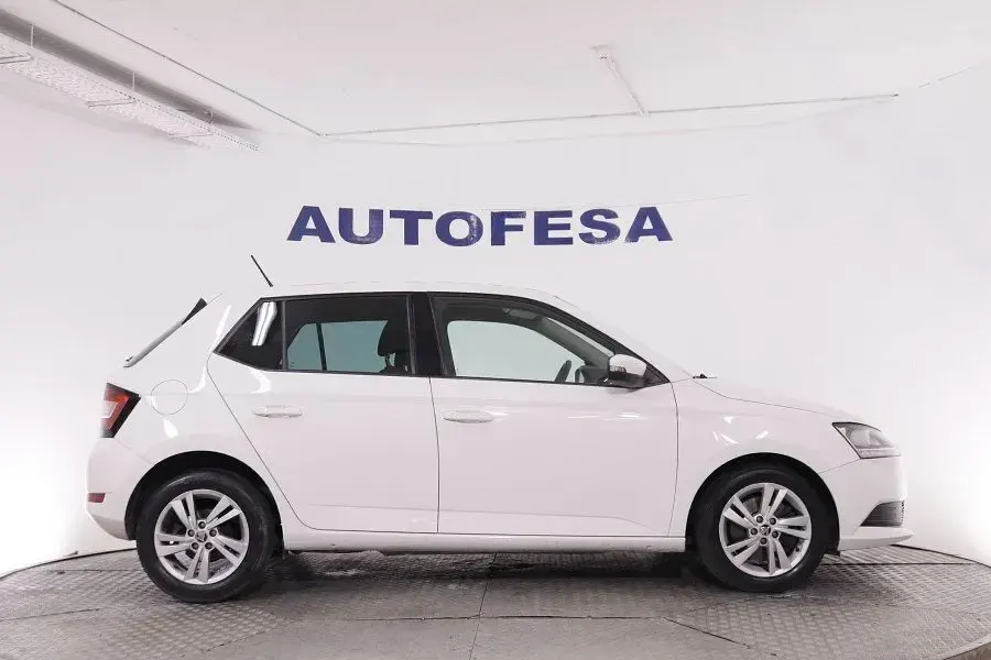 Usado Skoda Fabia 95 CV (69 kW) 2021 Blanco Utilitario