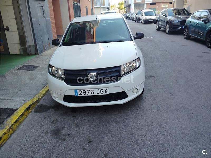 Usado Dacia Sandero Base 75 CV (55 kW) 2015 Blanco Berlina