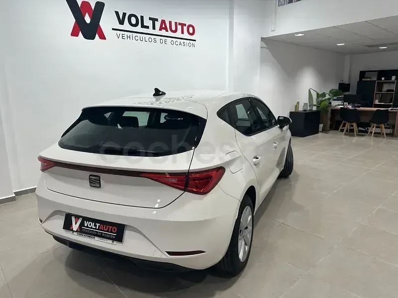 Usado Seat Leon Style 115 CV (84 kW) 2022 Blanco Berlina