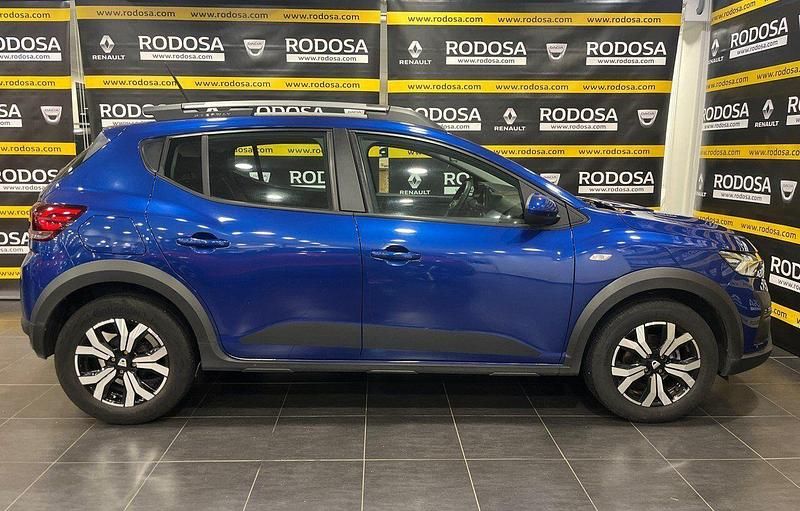 Usado Dacia Sandero Comfort 91 CV (66 kW) 2021 Azul Berlina