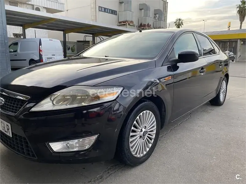 Usado Ford Mondeo Ambiente 125 CV (91 kW) 2009 Negro Berlina