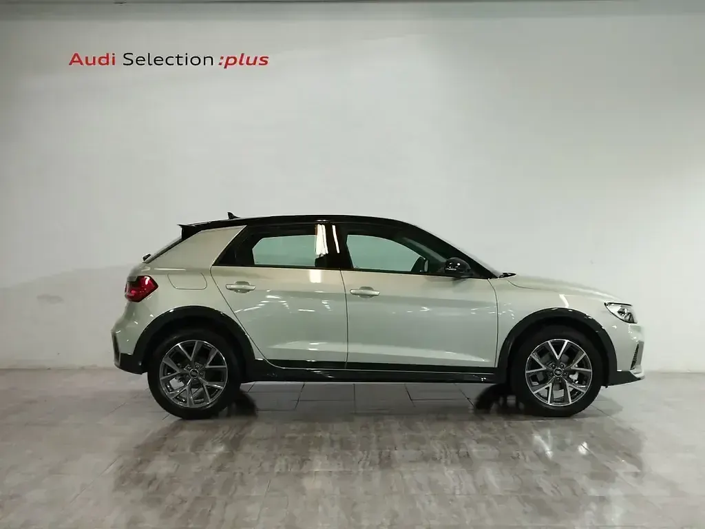 Usado Audi A1 116 CV (85 kW) 2025 Gris SUV