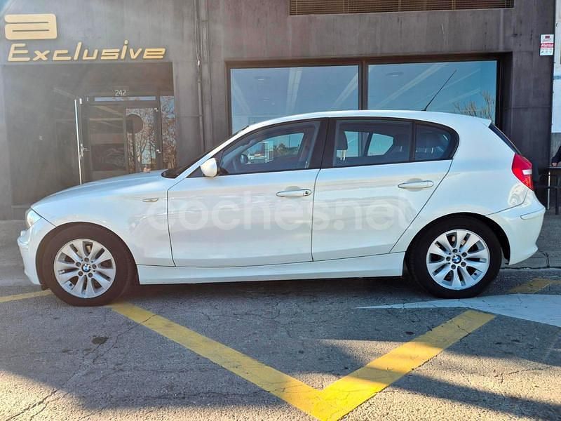 Blanco Usado 2009 BMW 118 Utilitario | 3999 € (Precio justo) - Imagen 1/4