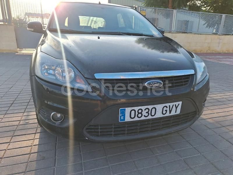 Negro Usado 2010 Ford Focus Titanium Berlina | 3990 € (Precio justo) - Imagen 1/4