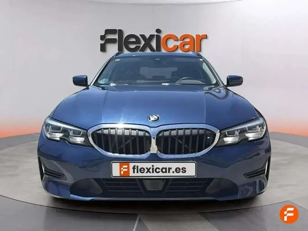 Usado BMW 318 150 CV (110 kW) 2020 Azul Familiar
