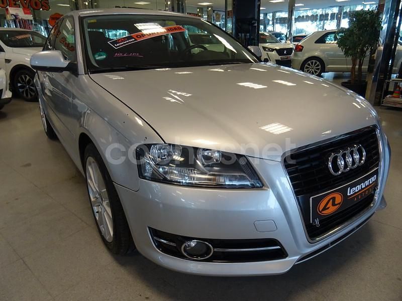 Gris / plata Usado 2012 Audi A3 Ambition Berlina | 10.499 € (Precio justo) - Imagen 1/4