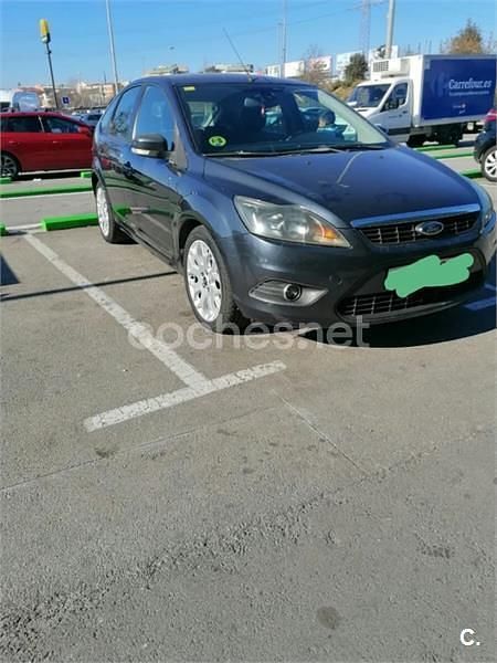 Gris / plata Usado 2009 Ford Focus Trend Berlina | 3580 € (Buen precio) - Imagen 1/4