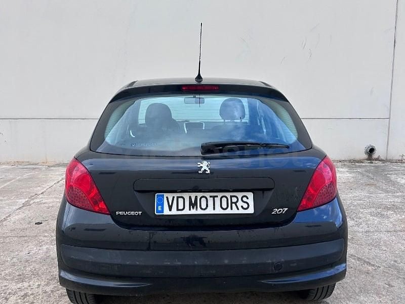 Usado Peugeot 207 95 CV (69 kW) 2008 Negro Berlina