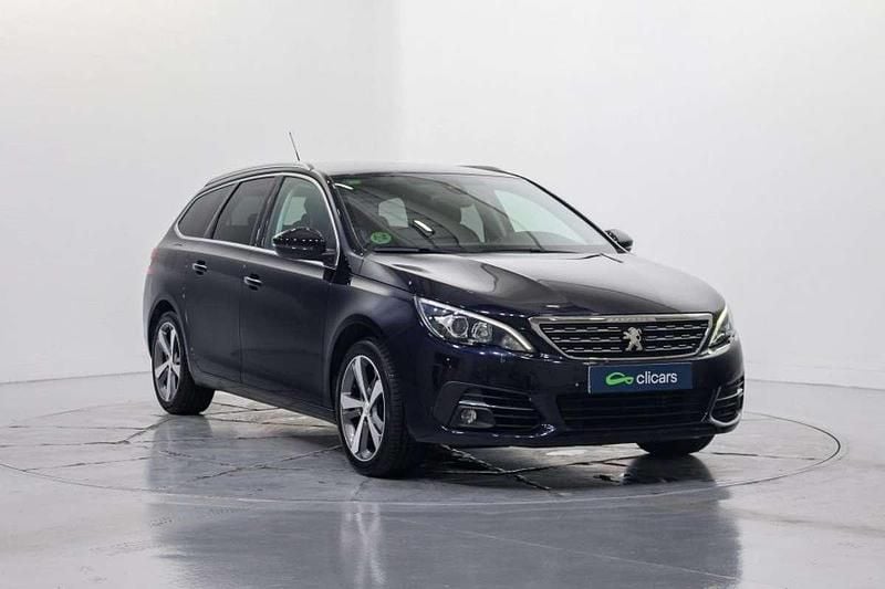 Usado Peugeot 308 SW Allure 131 CV (96 kW) 2018 Azul Familiar