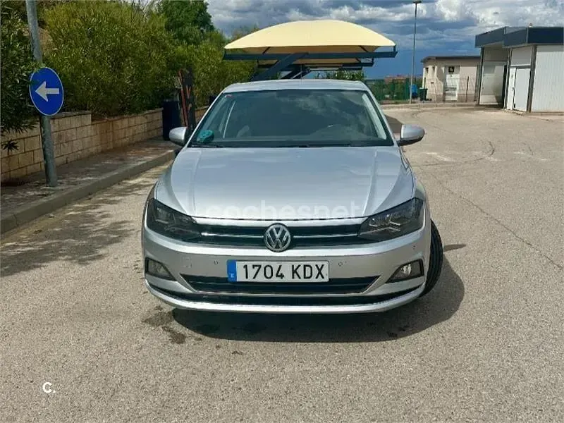 Usado VW Polo Sportline 95 CV (69 kW) 2017 Gris / plata Berlina