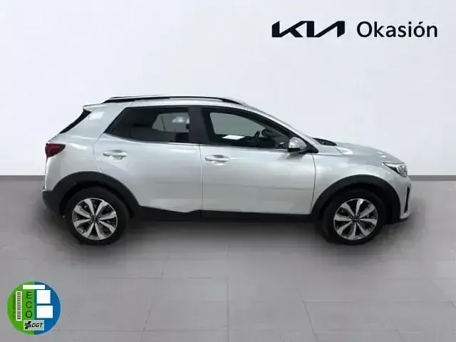 Usado Kia Stonic 101 CV (74 kW) 2023 Gris SUV