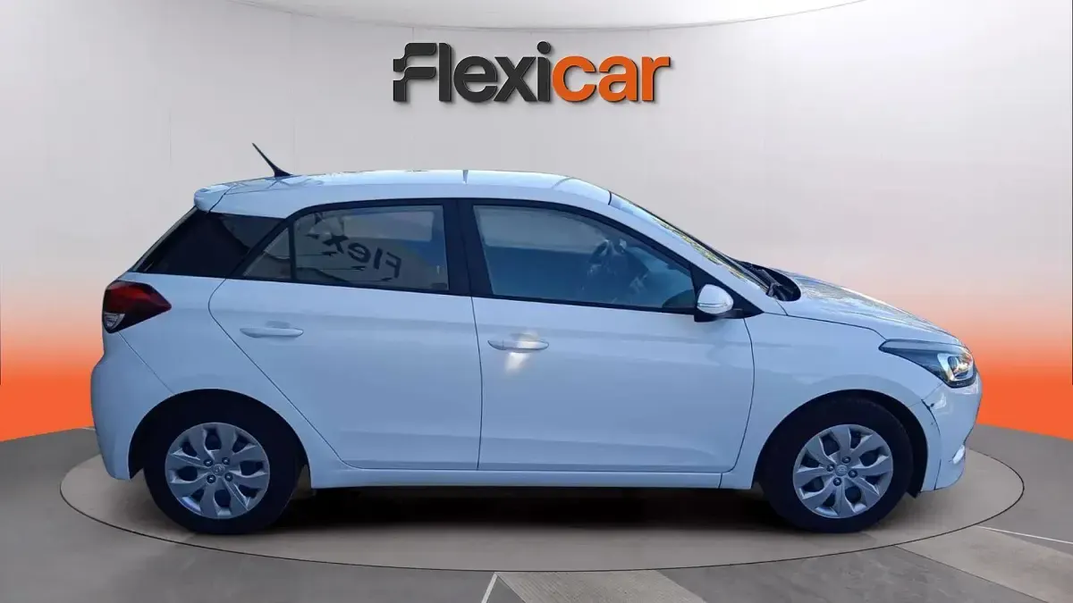 Usado Hyundai i20 84 CV (61 kW) 2017 Blanco Berlina