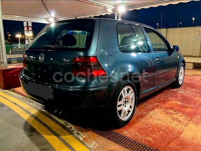 Usado VW Golf IV 110 CV (80 kW) 2001 Azul Berlina