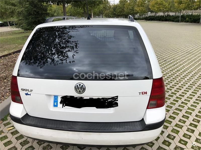 Usado VW Golf IV 110 CV (80 kW) 2004 Blanco Familiar