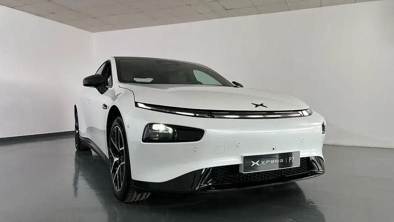 Nuevo XPENG P7 347 kW (473 CV) 2025 Blanco Berlina