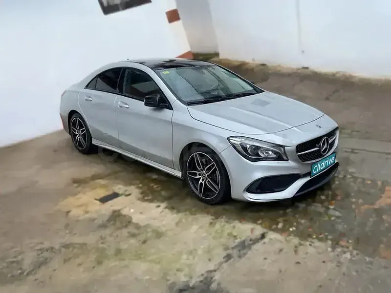 Usado Mercedes CLA220 177 CV (130 kW) 2018 Gris Berlina