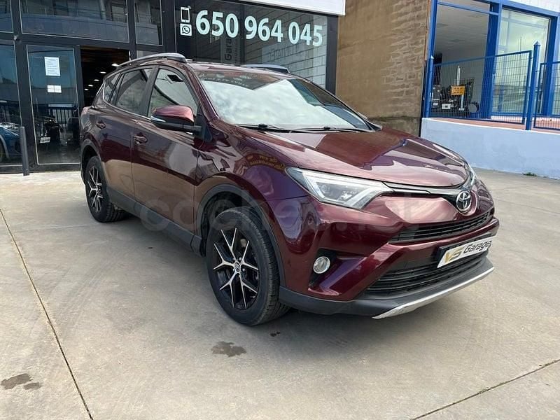 Usado Toyota RAV4 Executive 143 CV (105 kW) 2017 Granate SUV